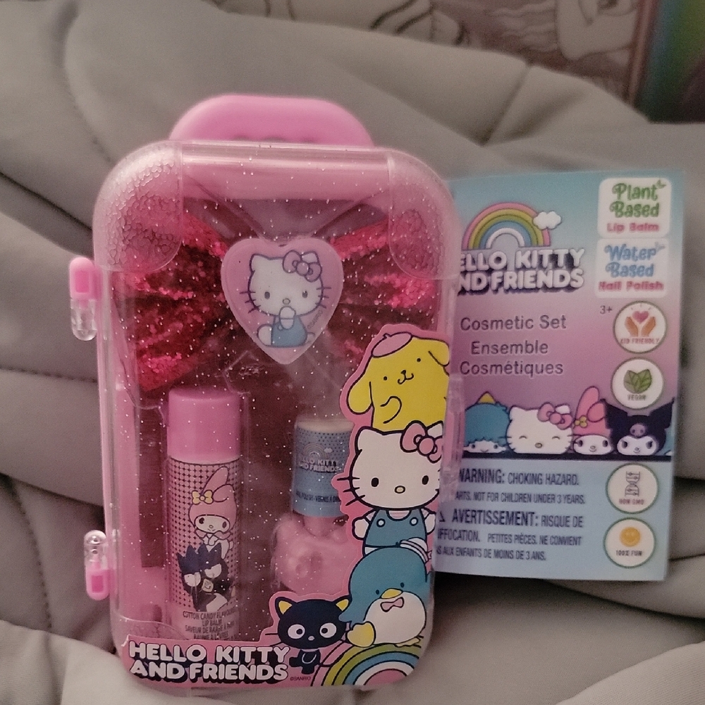 Hello Kitty Cosmetic Set with Pink Case